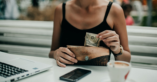 Những lợi ích không ngờ khi dùng tiền mặt