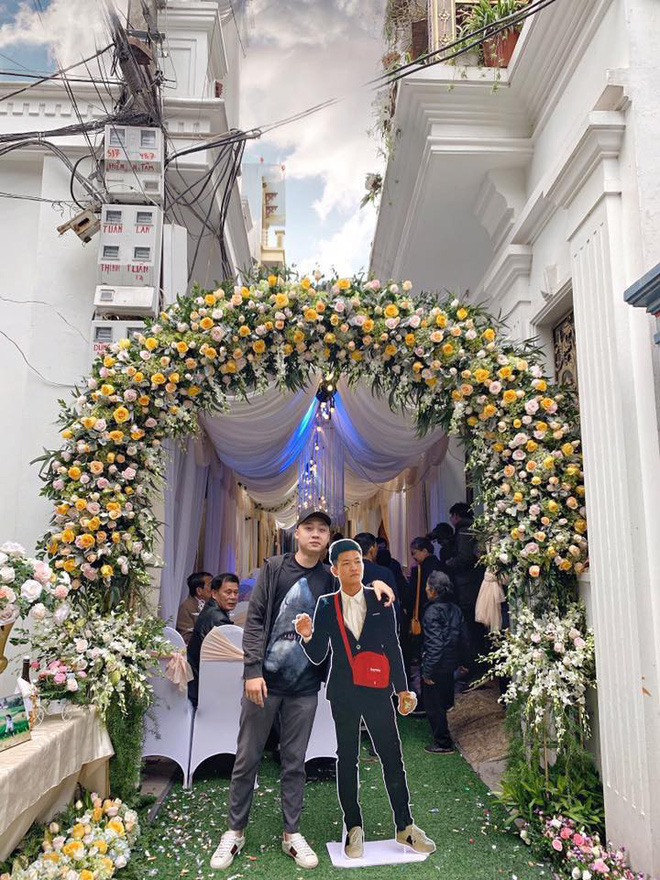 Dự đám cưới mà chẳng mất phong bì, đây là cách thanh niên xuất hiện ấn tượng ở hôn lễ bạn thân