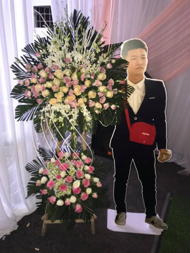 Dự đám cưới mà chẳng mất phong bì, đây là cách thanh niên xuất hiện ấn tượng ở hôn lễ bạn thân