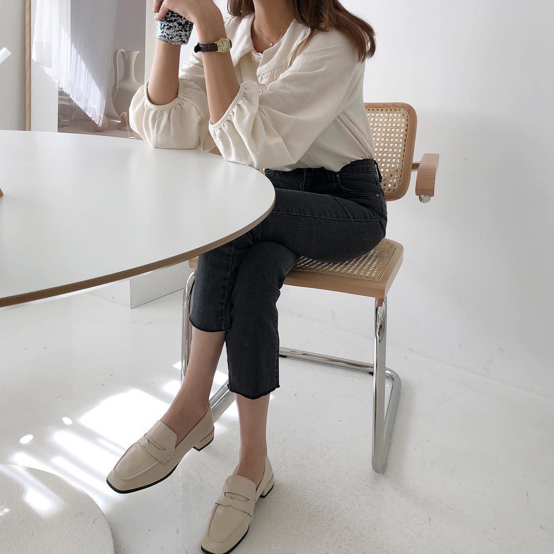 Nếu muốn trẻ hóa phong cách mà vẫn ra dáng quý cô công sở chuyên nghiệp thì bạn đừng bỏ qua 5 items này Nếu muốn trẻ hóa phong cách mà vẫn ra dáng quý cô công sở chuyên nghiệp thì bạn đừng bỏ qua 5 items này