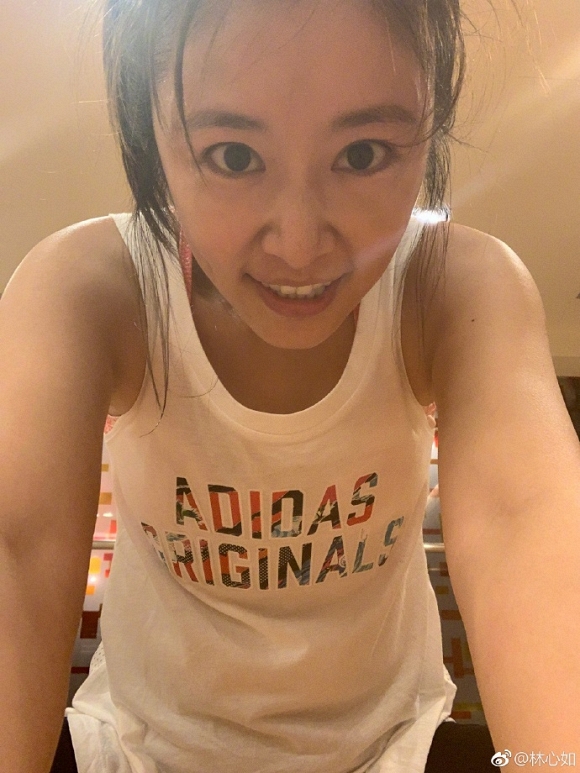 Bị nghi ngờ mang bầu lần 2, Lâm Tâm Như thả nhẹ loạt hình gián tiếp đáp trả tin đồn