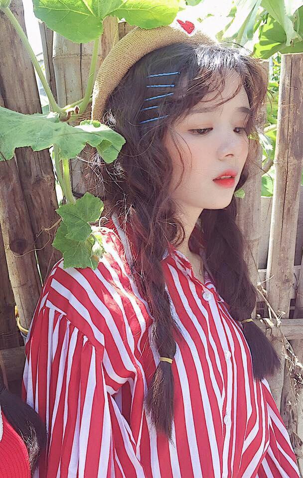 Màn dậy thì thành công của hot girl ngủ gật được lên báo Hàn