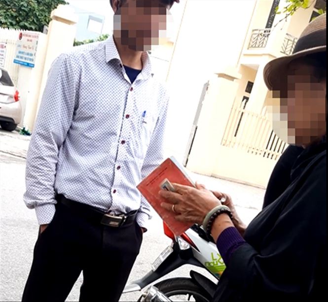 Làm hộ chiếu nhanh: Ngã giá tại phòng quản lý xuất nhập cảnh