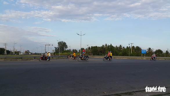 Thiếu niên đâm dải phân cách tử vong bị 8 thiếu niên khác truy sát