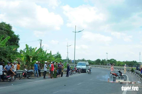 Thiếu niên đâm dải phân cách tử vong bị 8 thiếu niên khác truy sát