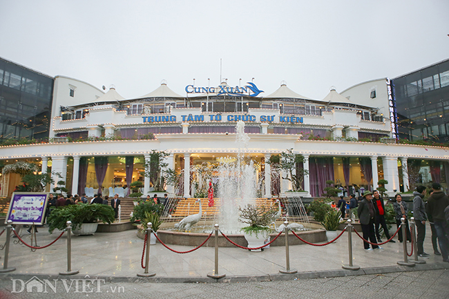 Công viên chục tỷ ở Hà Nội thành tổ hợp nhà hàng tiệc cưới, bãi xe