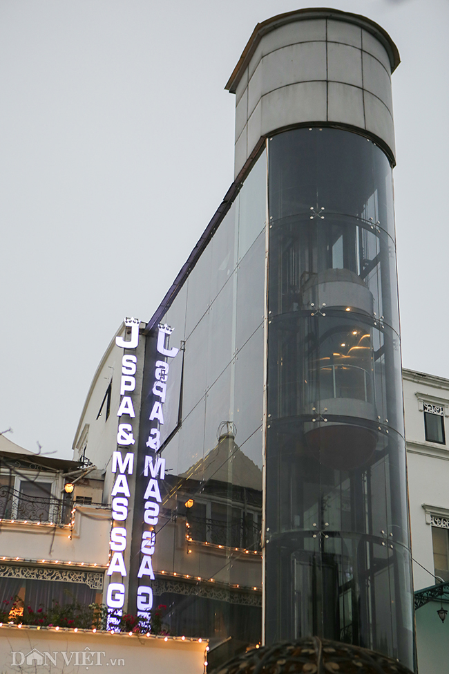 Công viên chục tỷ ở Hà Nội thành tổ hợp nhà hàng tiệc cưới, bãi xe