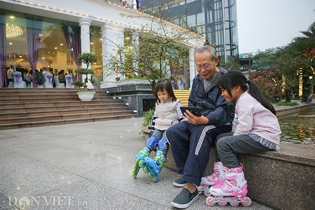 Công viên chục tỷ ở Hà Nội thành tổ hợp nhà hàng tiệc cưới, bãi xe