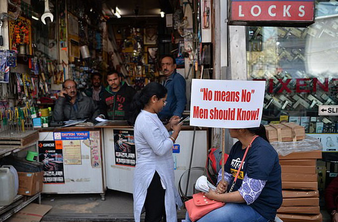 Bị 3 nhân viên bệnh viện cưỡng hiếp sau khi tiêm thuốc an thần