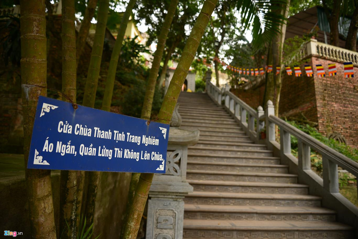 Hổ thẹn với những hư vinh chùa Ba Vàng chạy theo