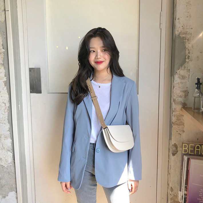 Lên đồ chuẩn như công sở Hàn với 15 gợi ý từ street style tuần này