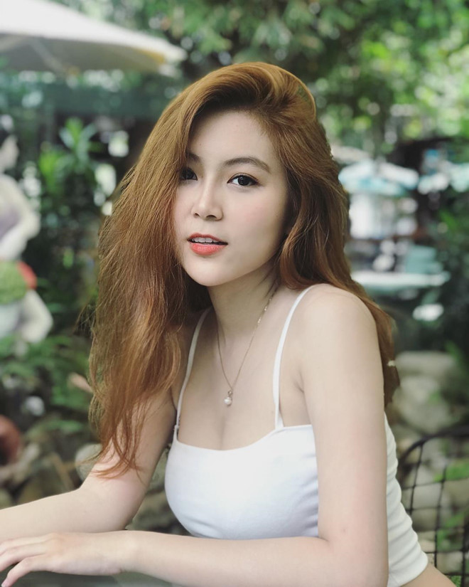 Hot girl ĐH Sư Phạm gợi cảm, số đo 3 vòng chuẩn không kém người mẫu