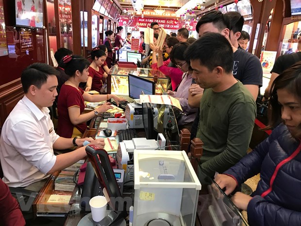 Tăng giá mạnh, vàng SJC tiến sát ngưỡng 36,9 triệu đồng