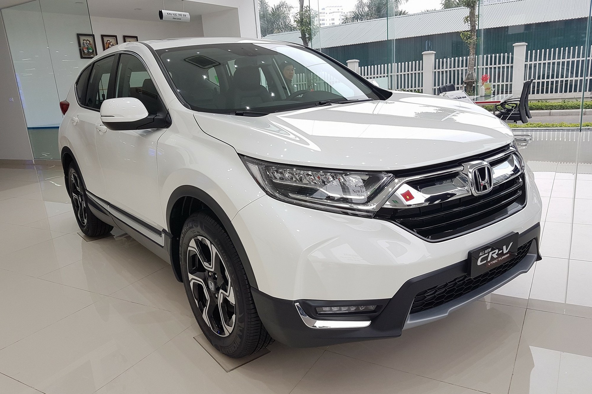 Mazda CX-5 và Honda CR-V đua giảm giá sốc tại đại lý, nhiều nhất 70 triệu đồng Mazda CX-5 và Honda CR-V đua giảm giá sốc tại đại lý, nhiều nhất 70 triệu đồng