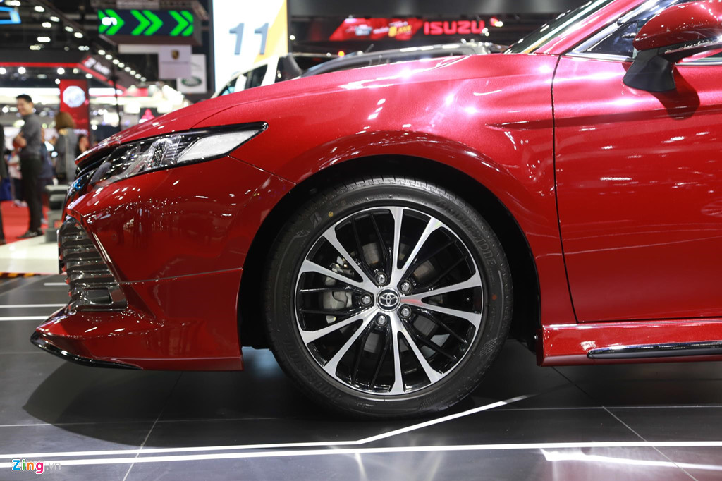 Chi tiết Toyota Camry 2019 sắp ra mắt tại VN Chi tiết Toyota Camry 2019 sắp ra mắt tại VN