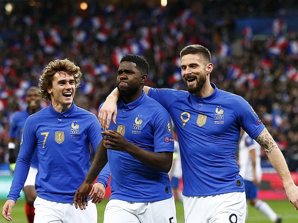 Hàng công bùng nổ, Pháp vùi dập Iceland không thương tiếc