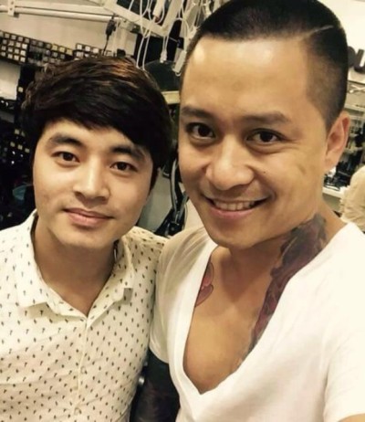 Tuấn Hưng, Hoàng Bách vỡ òa khi đội nhà thắng Thái Lan 4-0