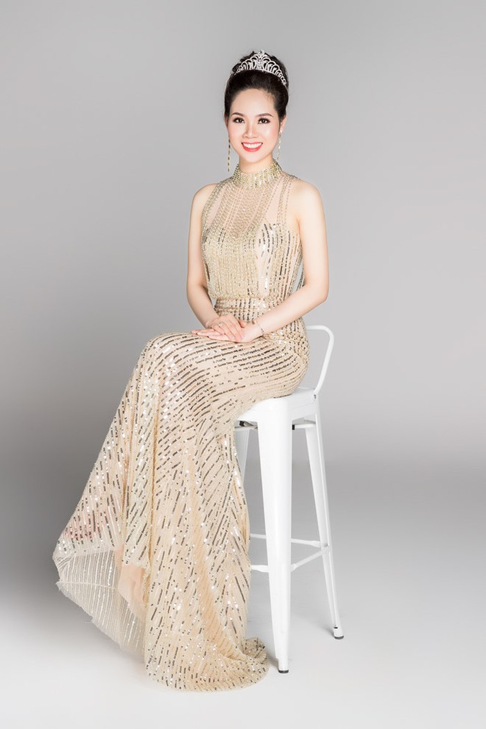 Cuộc sống của những nàng Hậu sau quyết định rời xa showbiz: Người hạnh phúc bên gia đình, người miệt mài theo đuổi ước mơ