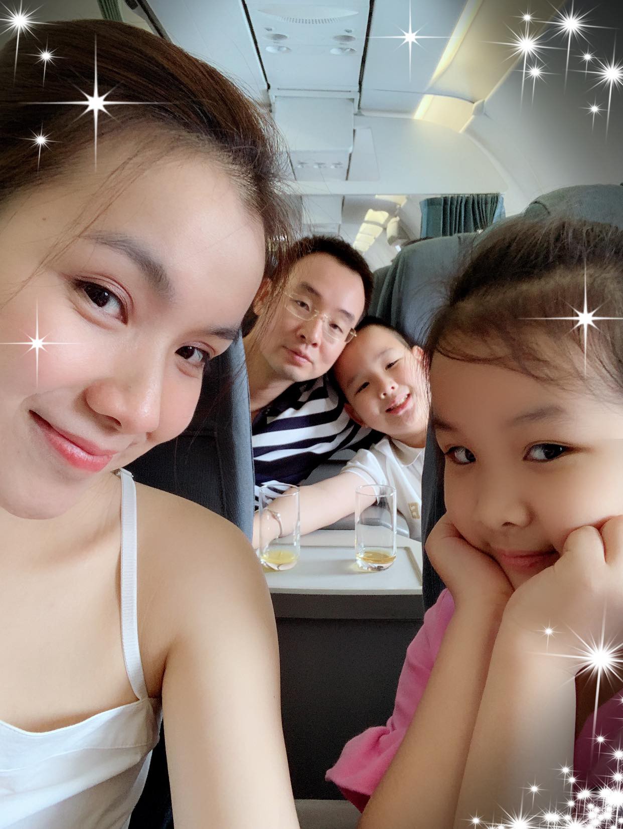 Cuộc sống của những nàng Hậu sau quyết định rời xa showbiz: Người hạnh phúc bên gia đình, người miệt mài theo đuổi ước mơ