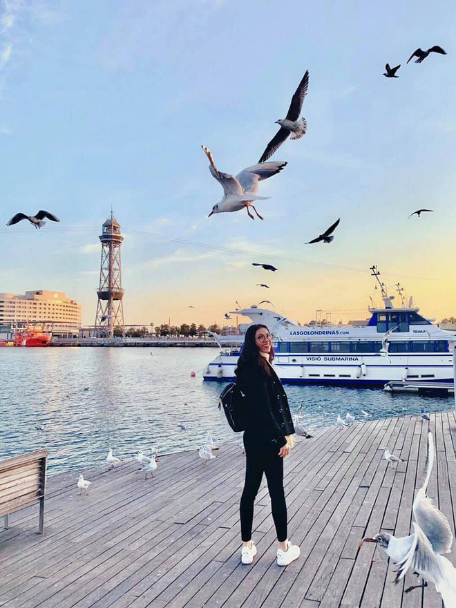 Cuộc sống của những nàng Hậu sau quyết định rời xa showbiz: Người hạnh phúc bên gia đình, người miệt mài theo đuổi ước mơ