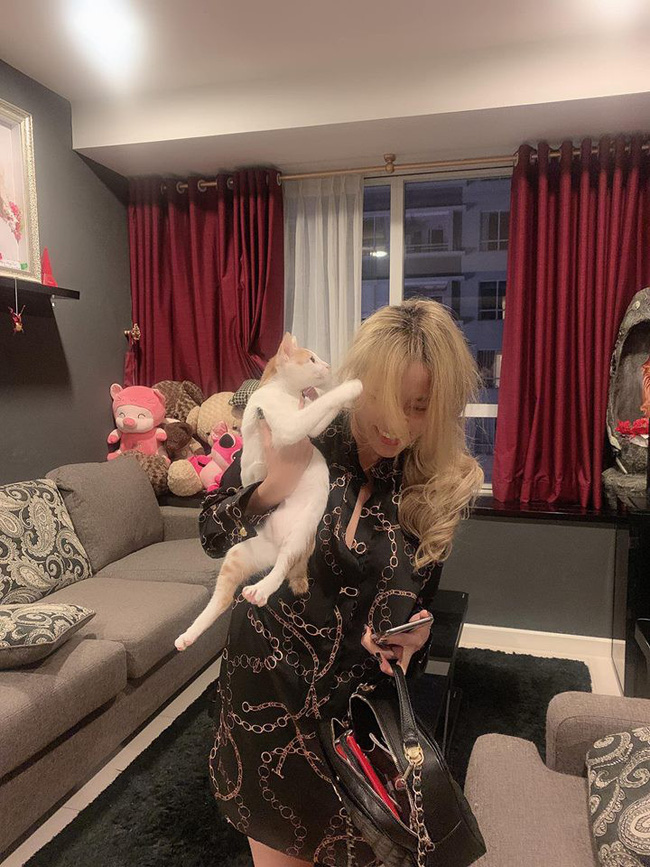 Hoàng Thùy Linh – đại gia ngầm của showbiz Việt: Sở hữu biệt thự cao cấp, xe hơi sang xịn, mua hàng hiệu không tiếc tay