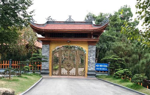 Chùa Ba Vàng vắng khách sau sai phạm thỉnh vong