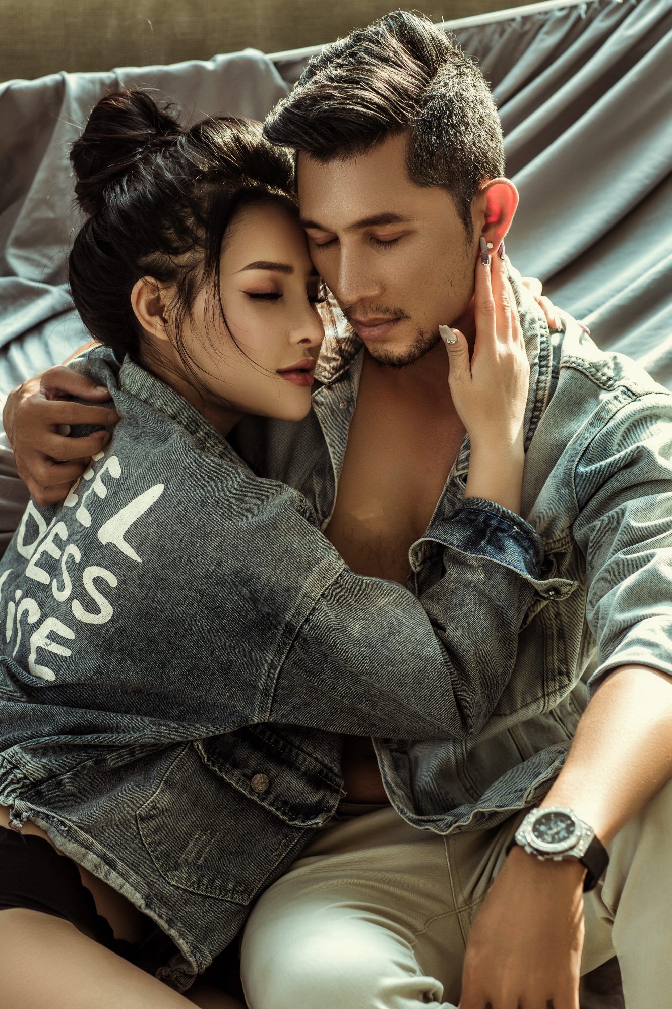 Sau khi phẫu thuật thẩm mỹ, Lương Bằng Quang lại muốn cùng cháu gái thị phi đi nhận giải thưởng chẳng mấy hay ho này