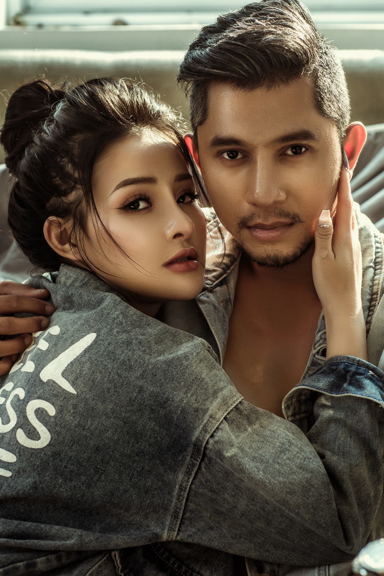 Sau khi phẫu thuật thẩm mỹ, Lương Bằng Quang lại muốn cùng cháu gái thị phi đi nhận giải thưởng chẳng mấy hay ho này