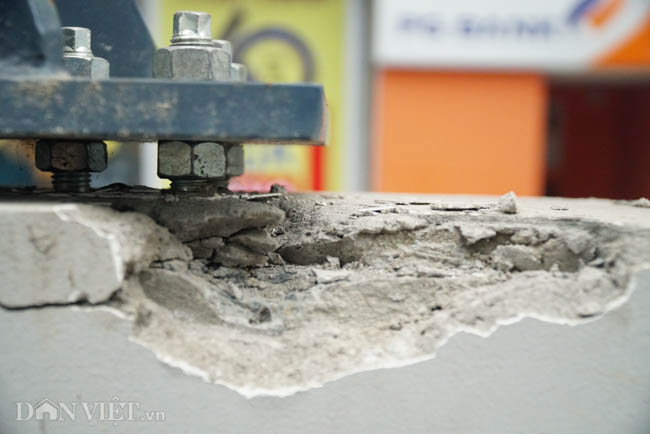 Ảnh: Nhà ga đường sắt trên cao chưa đi vào hoạt động đã xuống cấp