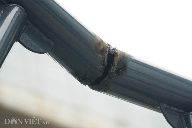 Ảnh: Nhà ga đường sắt trên cao chưa đi vào hoạt động đã xuống cấp