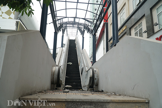 Ảnh: Nhà ga đường sắt trên cao chưa đi vào hoạt động đã xuống cấp