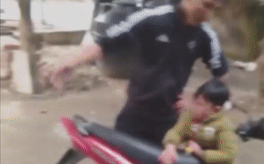 Vụ gã đàn ông tát con đôm đốp gây bức xúc dư luận: Người vợ rút đơn, xem xét làm lành