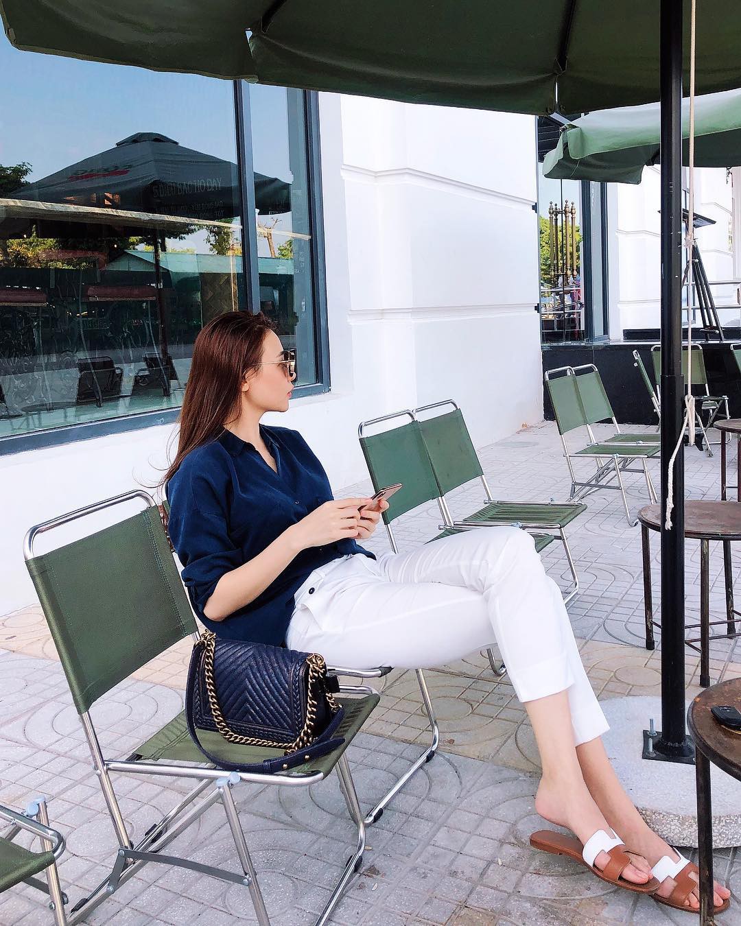 Đàm Thu Trang thường diện quanh 3 combo đơn giản này, nhưng vẻ thanh lịch và thời thượng của cô thì khó ai có thể phủ nhận