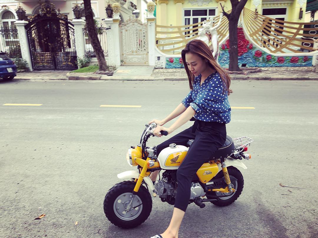 Đàm Thu Trang thường diện quanh 3 combo đơn giản này, nhưng vẻ thanh lịch và thời thượng của cô thì khó ai có thể phủ nhận