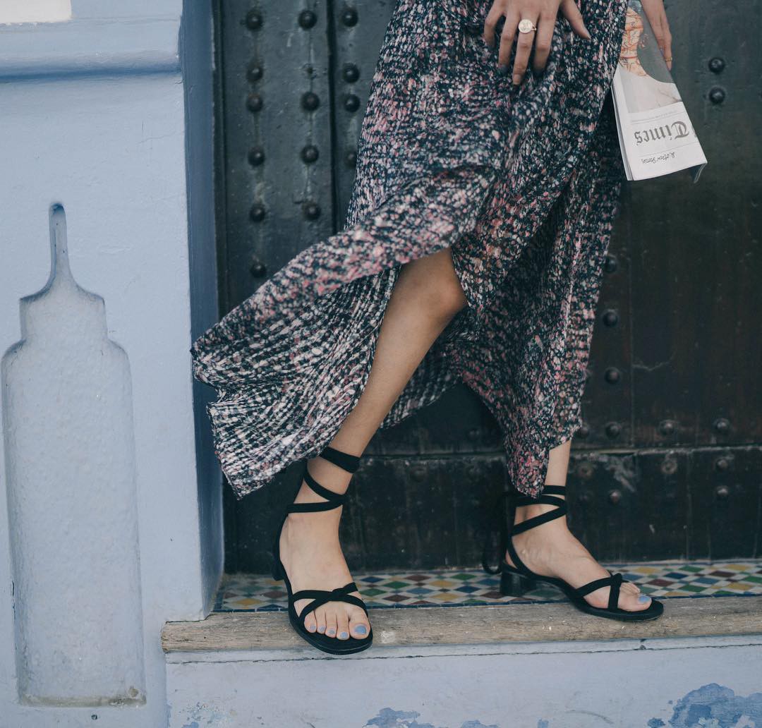 Diện váy vóc, bạn sẽ muốn mix ngay với 4 kiểu giày sau vì mặc lên quá xinh xắn và trendy