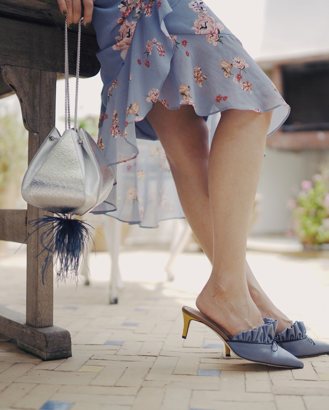 Diện váy vóc, bạn sẽ muốn mix ngay với 4 kiểu giày sau vì mặc lên quá xinh xắn và trendy