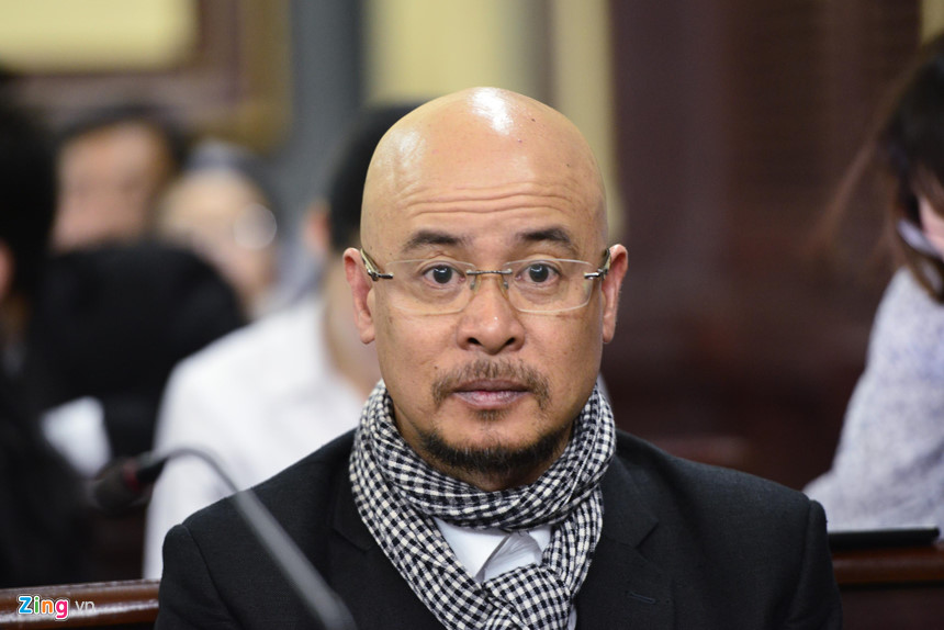 2.100 tỷ bốc hơi, phiên xử ly hôn vợ chồng Trung Nguyên thêm cân não