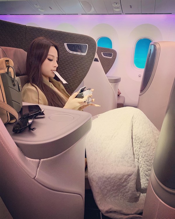 Huyền Baby khoe ảnh vòng 1 hớ hênh, bị antifan chê ‘xập xệ’ và lời đáp trả khiến ai cũng nể phục