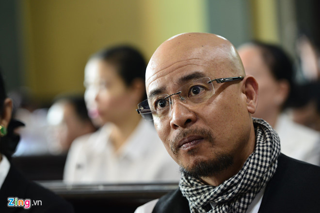 Vợ chồng Trung Nguyên truy vấn nhau tiền mua siêu xe, làm từ thiện Vợ chồng Trung Nguyên truy vấn nhau tiền mua siêu xe, làm từ thiện