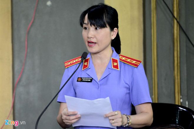 Bà Lê Hoàng Diệp Thảo: Bản án quá bất công với mẹ con tôi Bà Lê Hoàng Diệp Thảo: Bản án quá bất công với mẹ con tôi