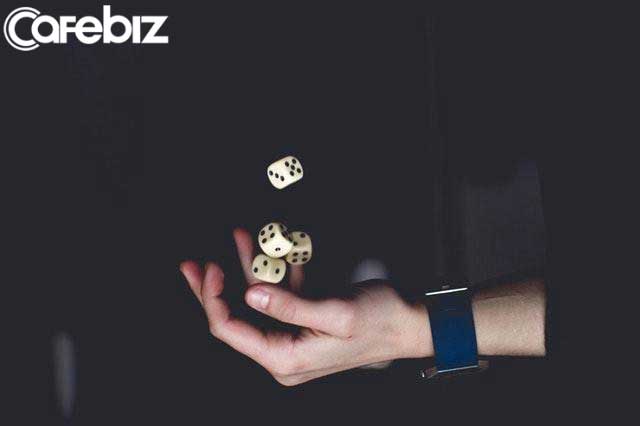 Mẹ tôi U65 là nông dân, gọi điện nói mùa hè này sẽ đi Châu Âu: Cả đời sợ người khác chỉ trích, cuối đời sợ chính mình nuối tiếc