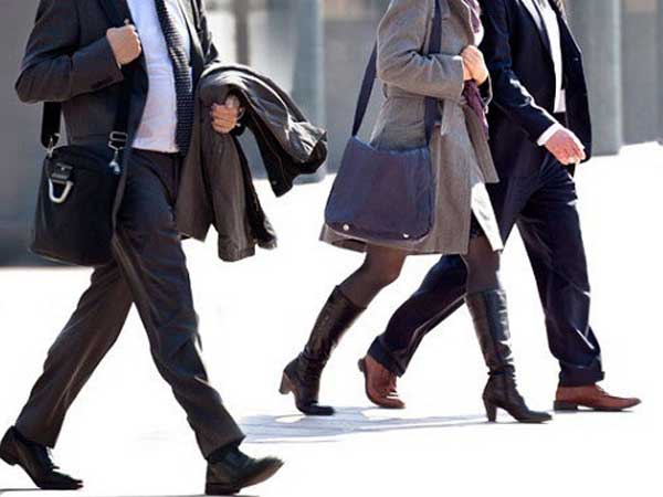 Tướng đi đứng, dáng ngồi nói lên vận mệnh của bạn, xem để biết tương lai của mình ra sao