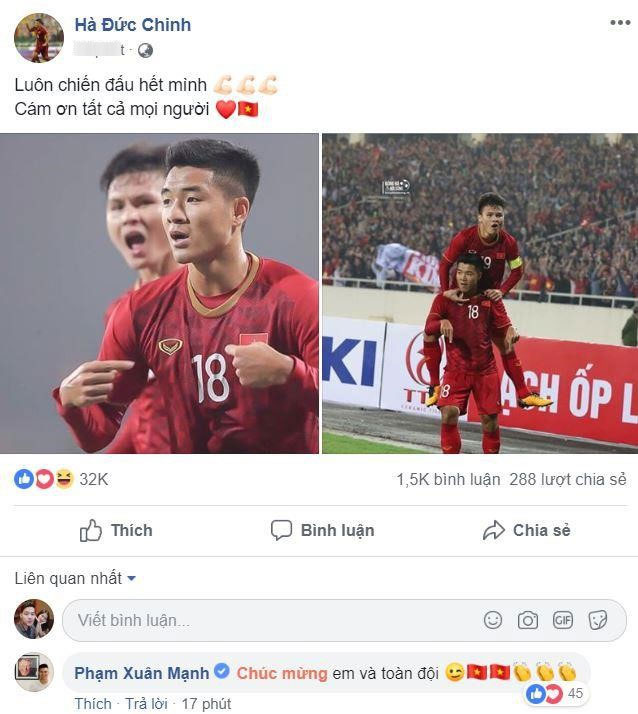 Quang Hải, Đức Chinh, Tiến Dũng cùng hàng loạt cầu thủ ăn mừng sau chiến thắng 4-0 trước Thái Lan