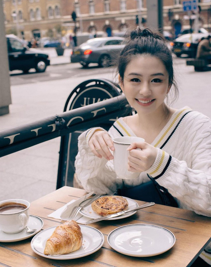 Chiêm ngưỡng nhan sắc xinh đẹp thoát tục của con gái lớn nữ hoàng phim 18+ Khâu Thục Trinh