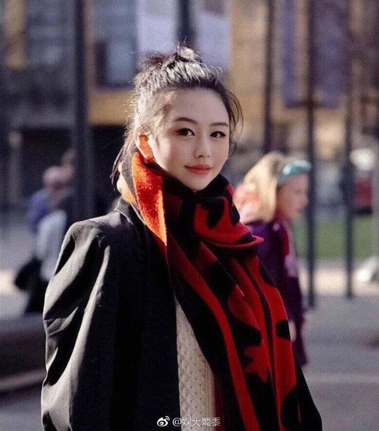 Chiêm ngưỡng nhan sắc xinh đẹp thoát tục của con gái lớn nữ hoàng phim 18+ Khâu Thục Trinh Chiêm ngưỡng nhan sắc xinh đẹp thoát tục của con gái lớn nữ hoàng phim 18+ Khâu Thục Trinh