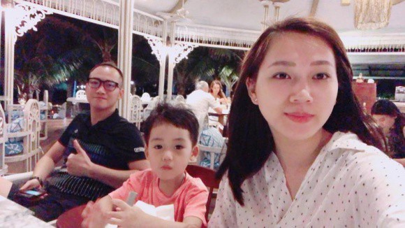 Siêu mẫu Ngọc Thạch đã hạ sinh con trai thứ 2 cho chồng thiếu gia