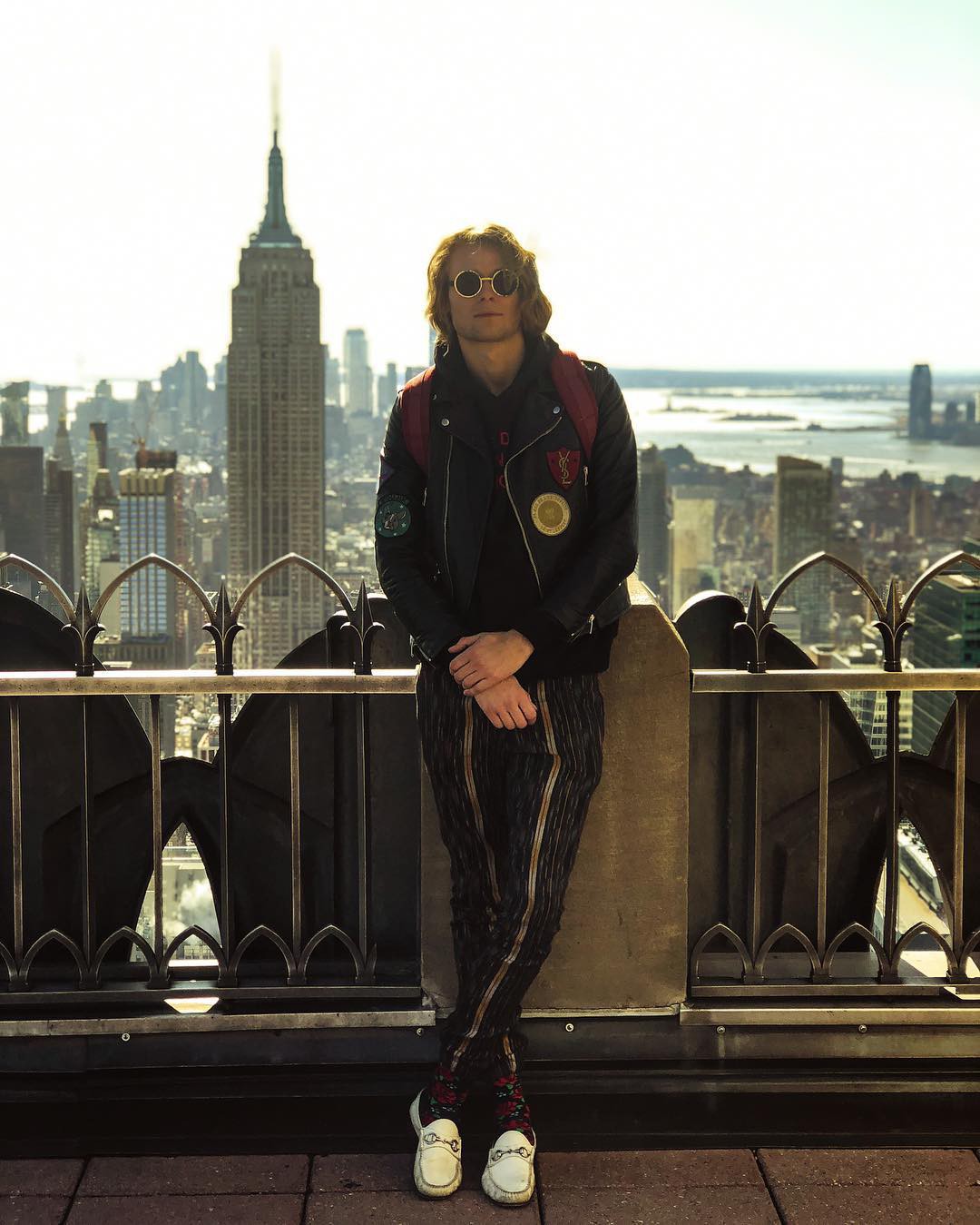 Rich kid Australia 15 tuổi mới biết bố mình là tỷ phú; cuộc sống ngập trong siêu xe, du thuyền và biệt thự