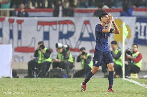 CĐV Thái Lan xin lỗi về tấm thẻ đỏ trong trận đấu Việt Nam