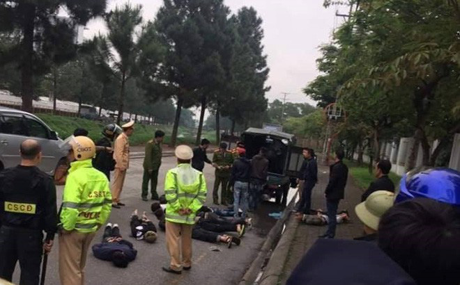 Công an nổ súng, khống chế 50 tên côn đồ dàn trận thanh toán nhau vì tình