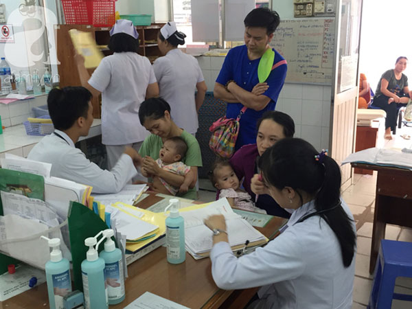 Hàng ngàn bệnh nhi đi viện vì tiêu chảy, sốc nhiệt tại TP.HCM: Cảnh báo những căn bệnh mùa nắng nóng Hàng ngàn bệnh nhi đi viện vì tiêu chảy, sốc nhiệt tại TP.HCM: Cảnh báo những căn bệnh mùa nắng nóng